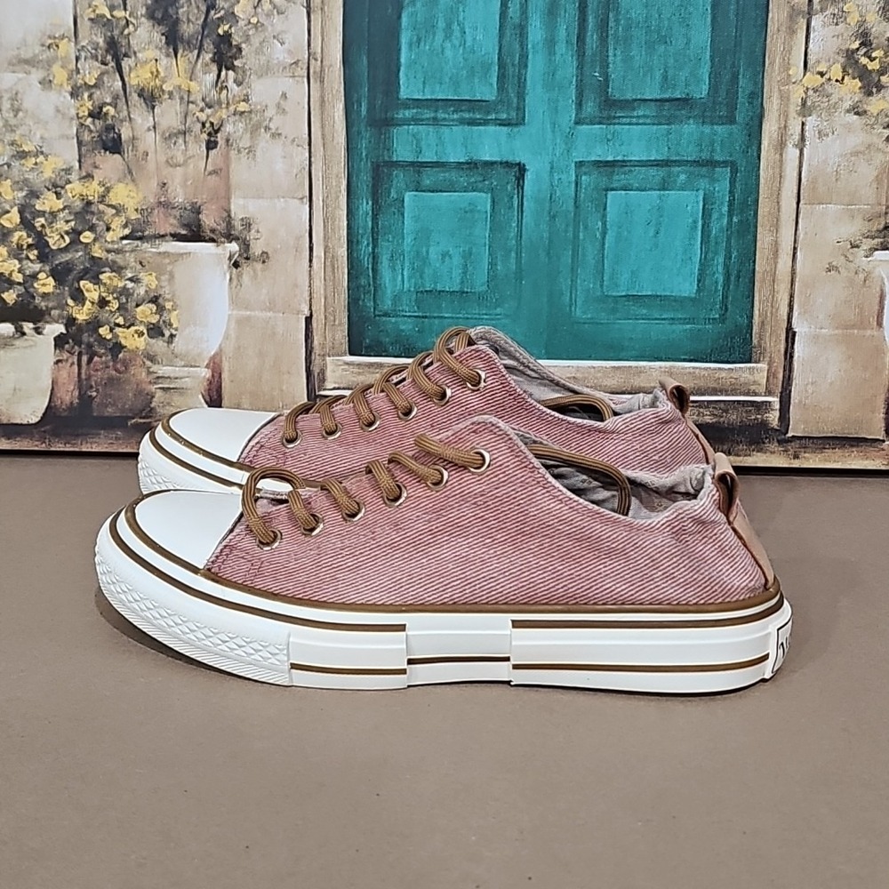 Very G Women's Size 7.5 Casual Shoes Terra Cotta